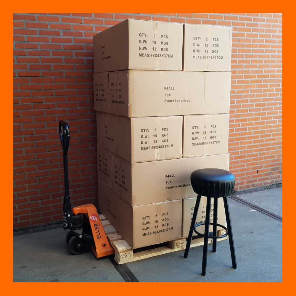Palletaanbieding met horeca barkrukken